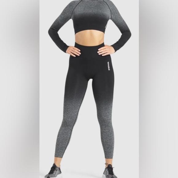 Gymshark Ombré Crop Top - Picture 2 of 9